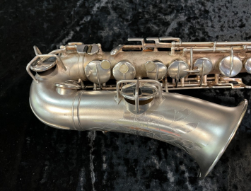 Photo Vintage Supertone 'Bandmaster' Alto in Satin Silver with Gold Wash Bell #02538 - Pan-Am Stencil